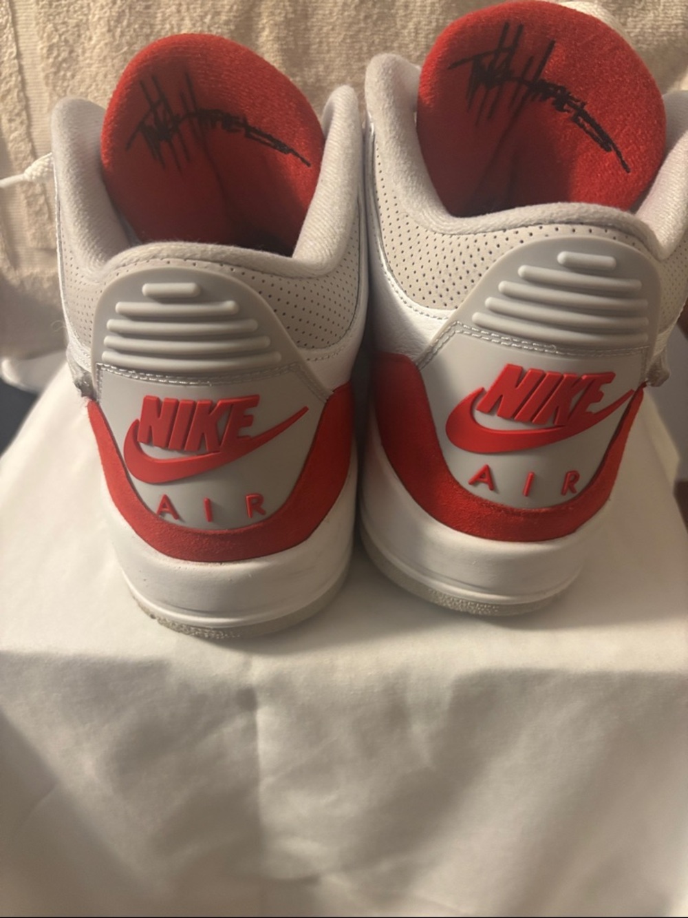 Air Jordan 3 White and Red Retro Low-Top Sneakers - Picture 3 of 5